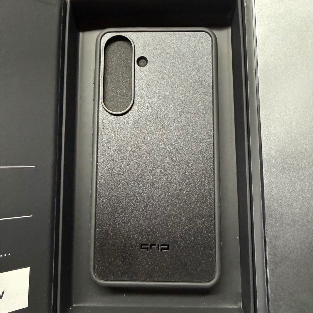 dbrand Grip Case Samsung Galaxy S26 Plus MagSafe No  Skin